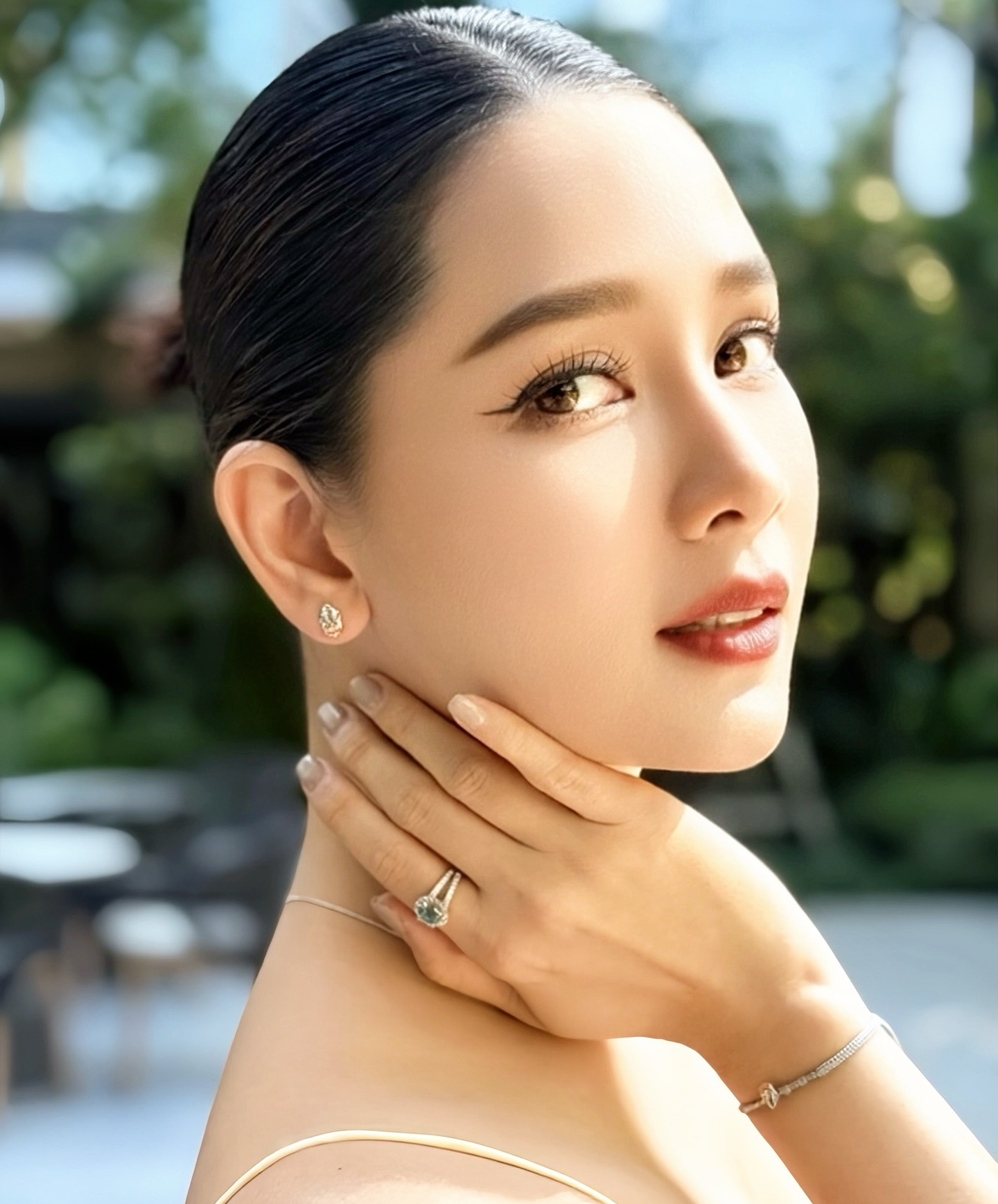 โม - อมีนา พินิจ