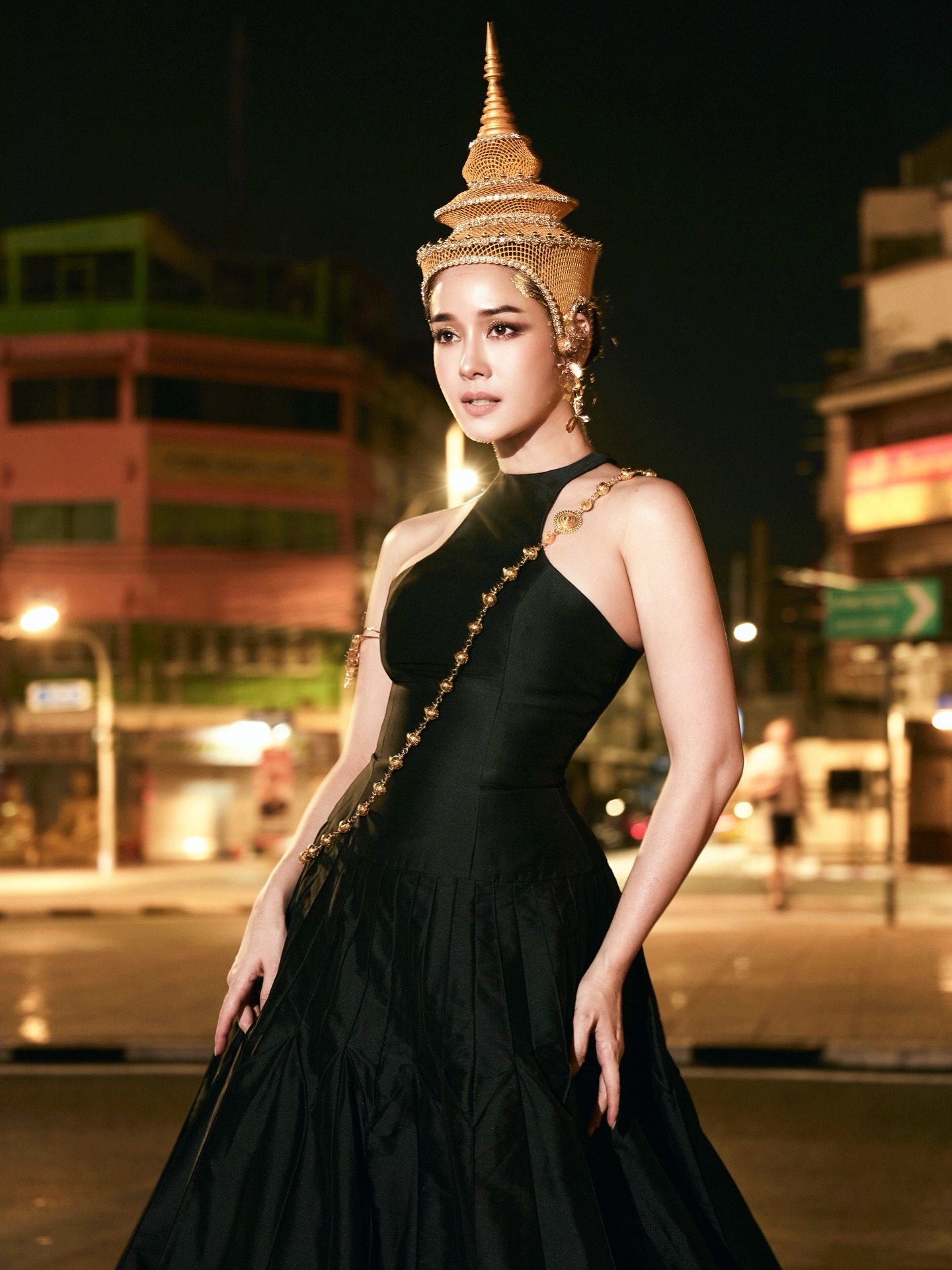 โม - อมีนา พินิจ