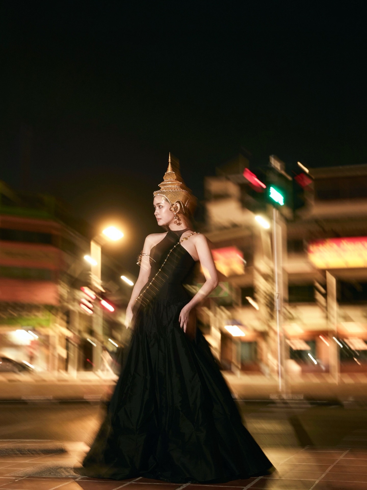 โม - อมีนา พินิจ