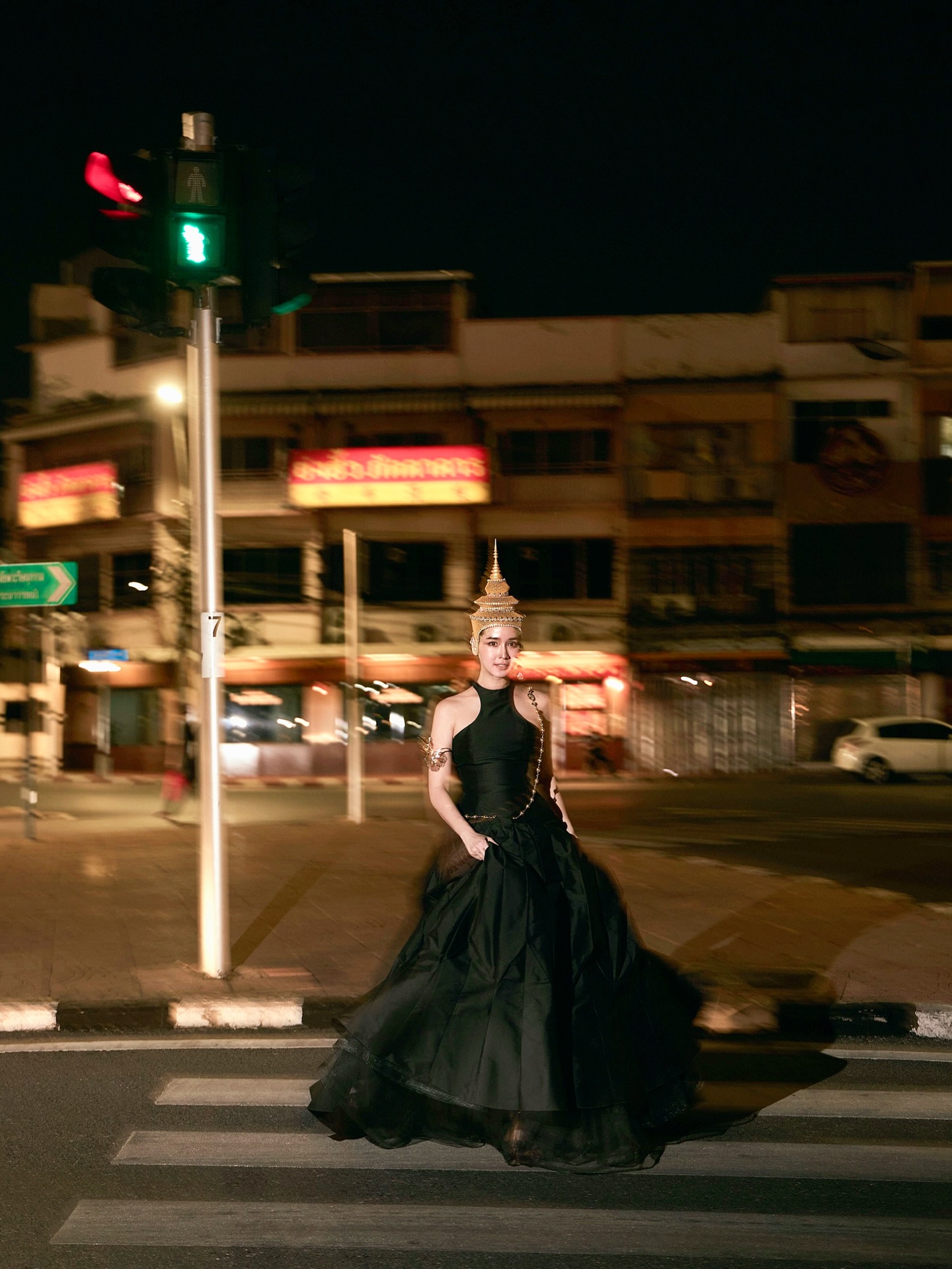 โม - อมีนา พินิจ