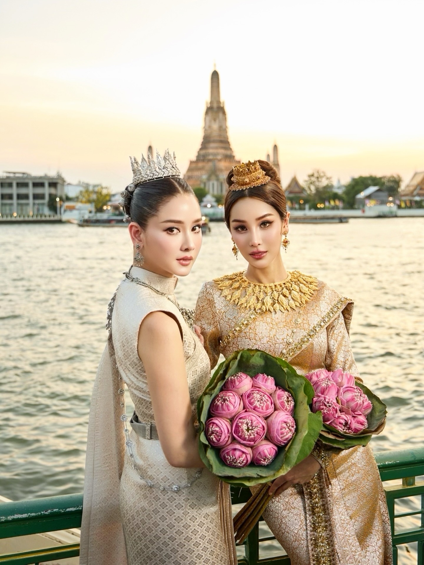 โม - อมีนา พินิจ