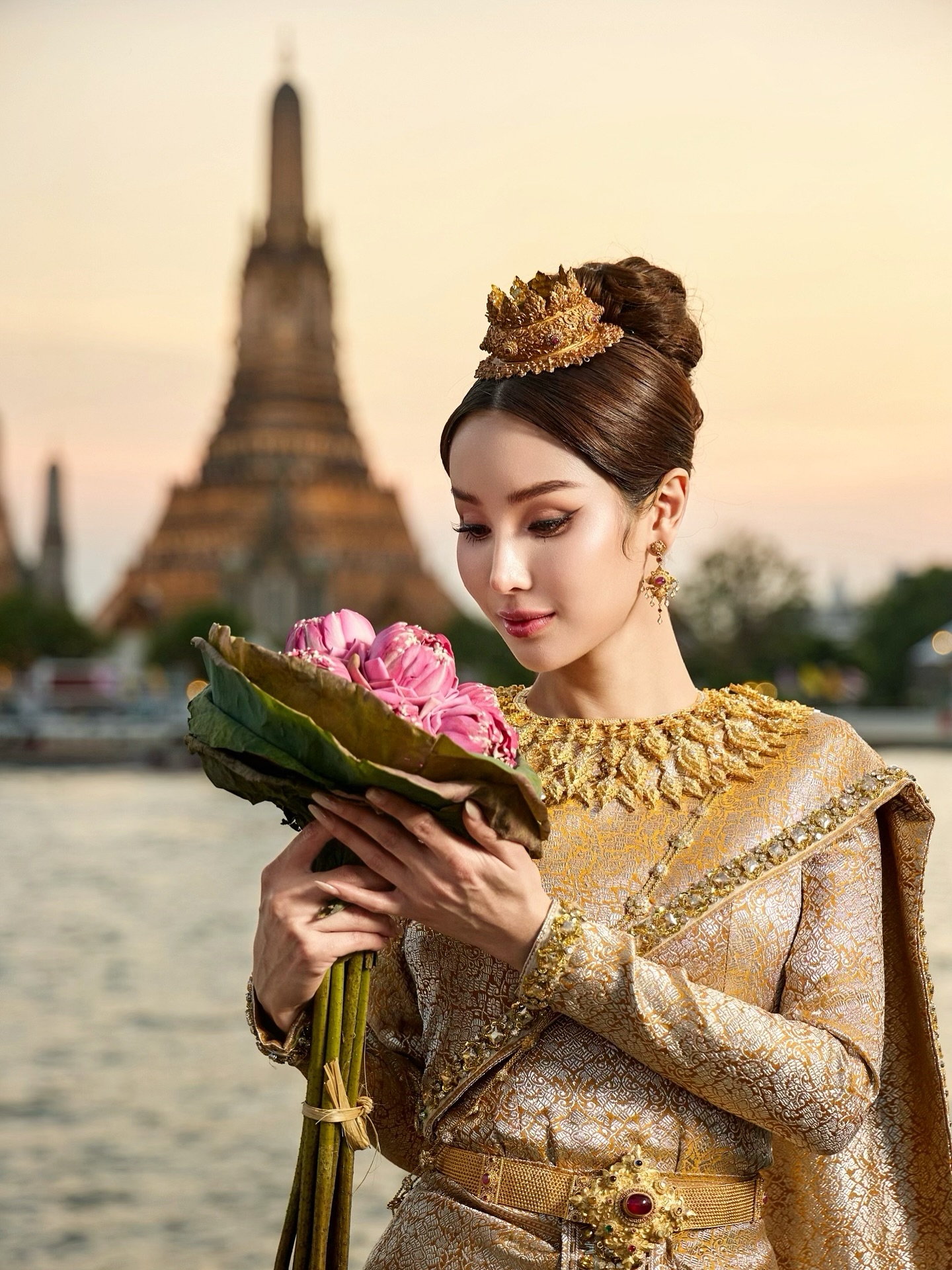 โม - อมีนา พินิจ