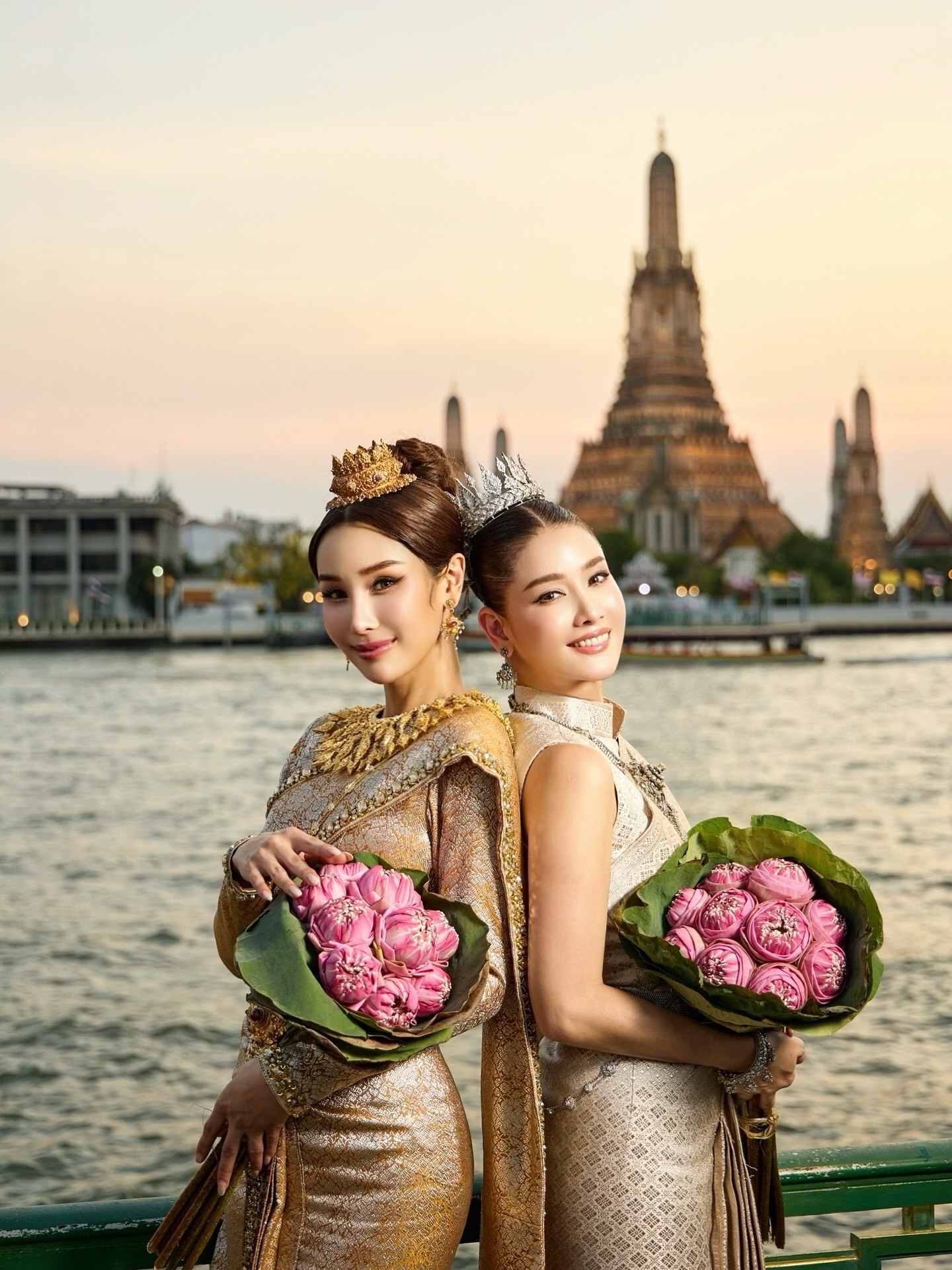 โม - อมีนา พินิจ