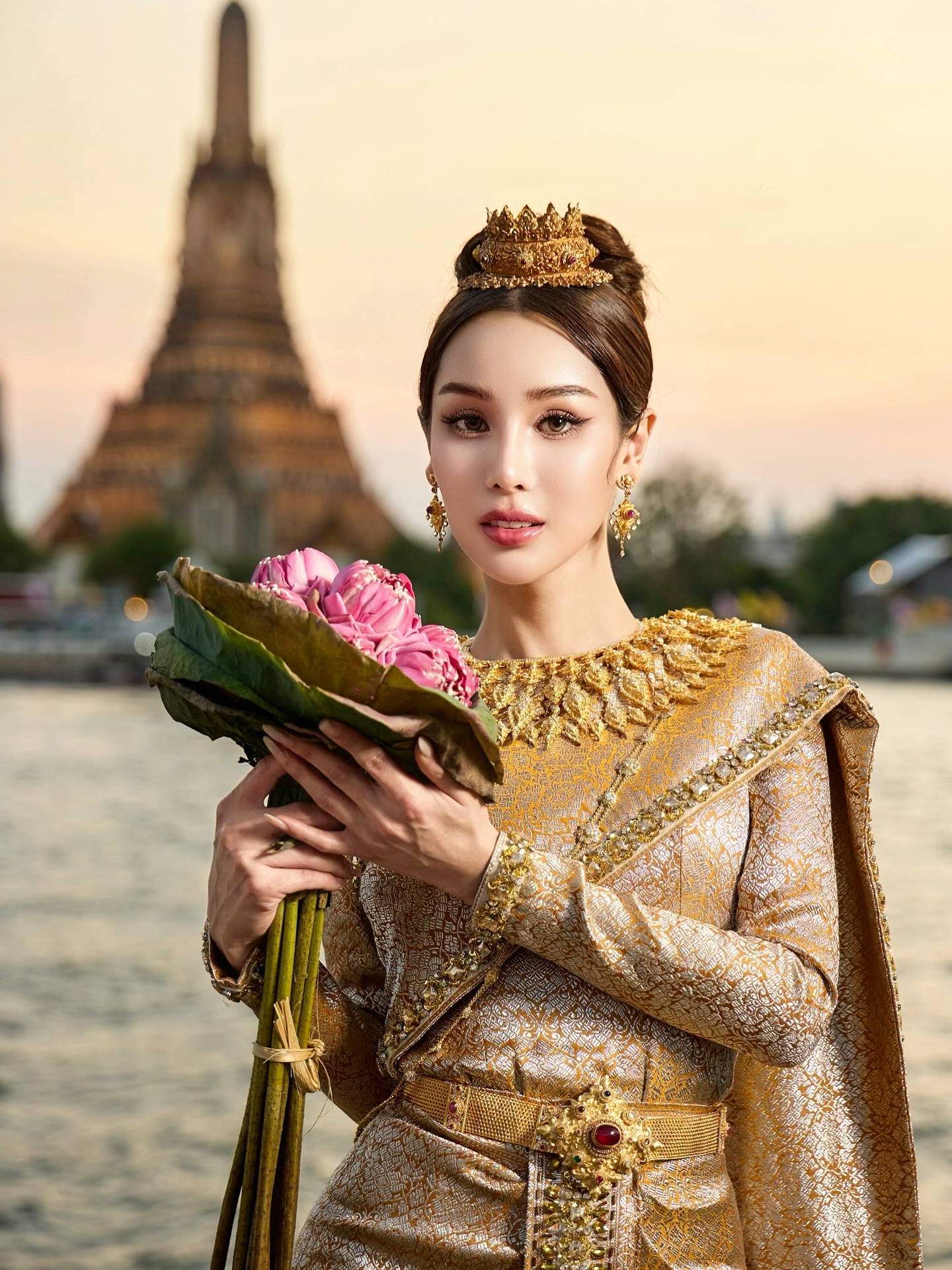 โม - อมีนา พินิจ