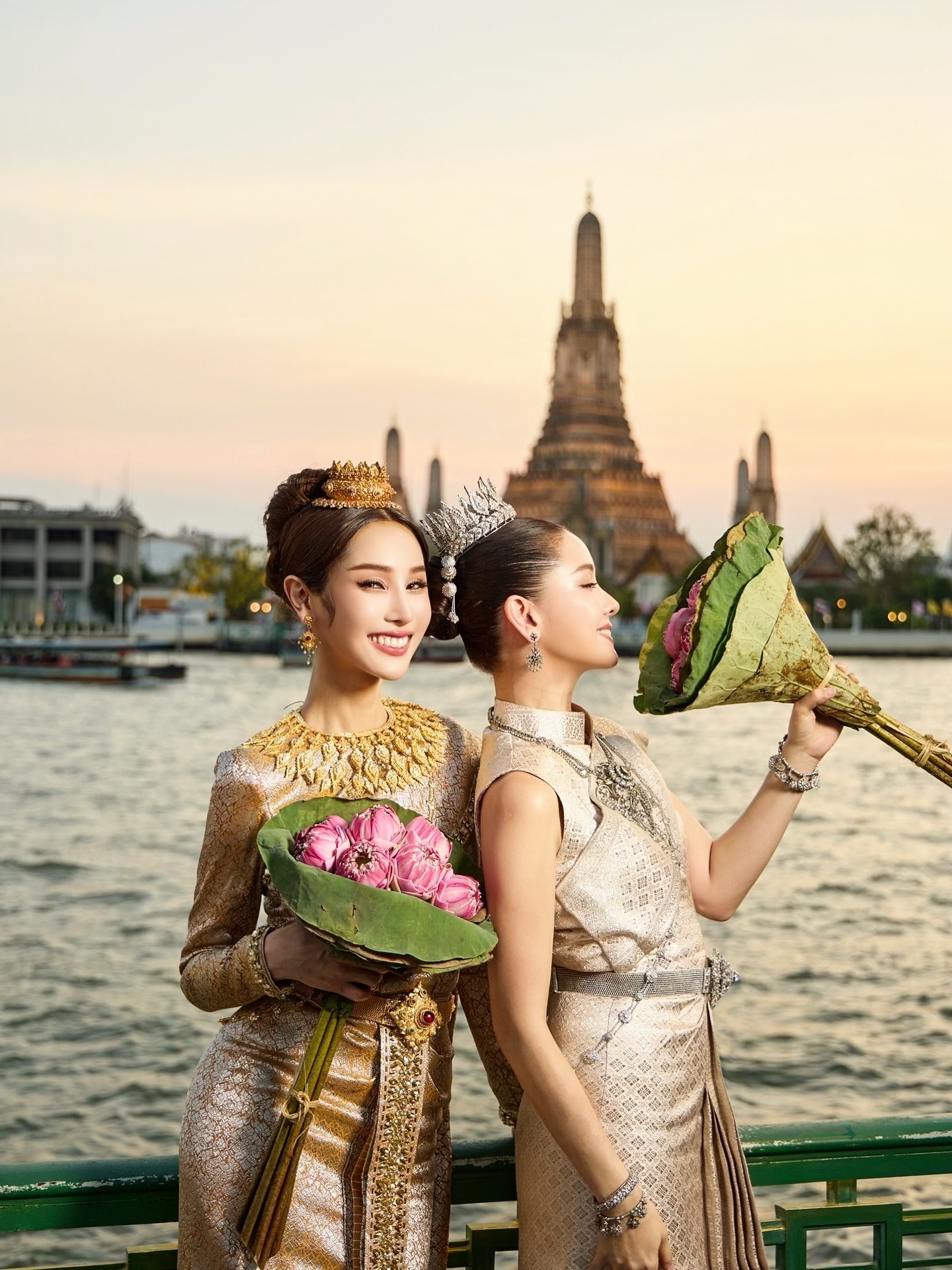 โม - อมีนา พินิจ