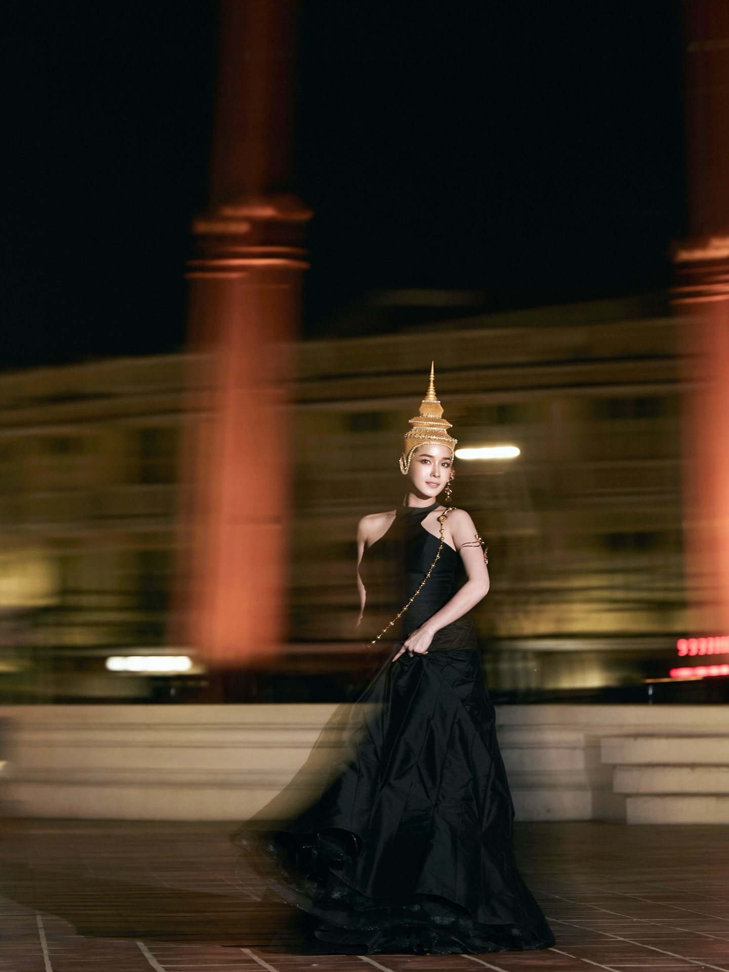 โม - อมีนา พินิจ