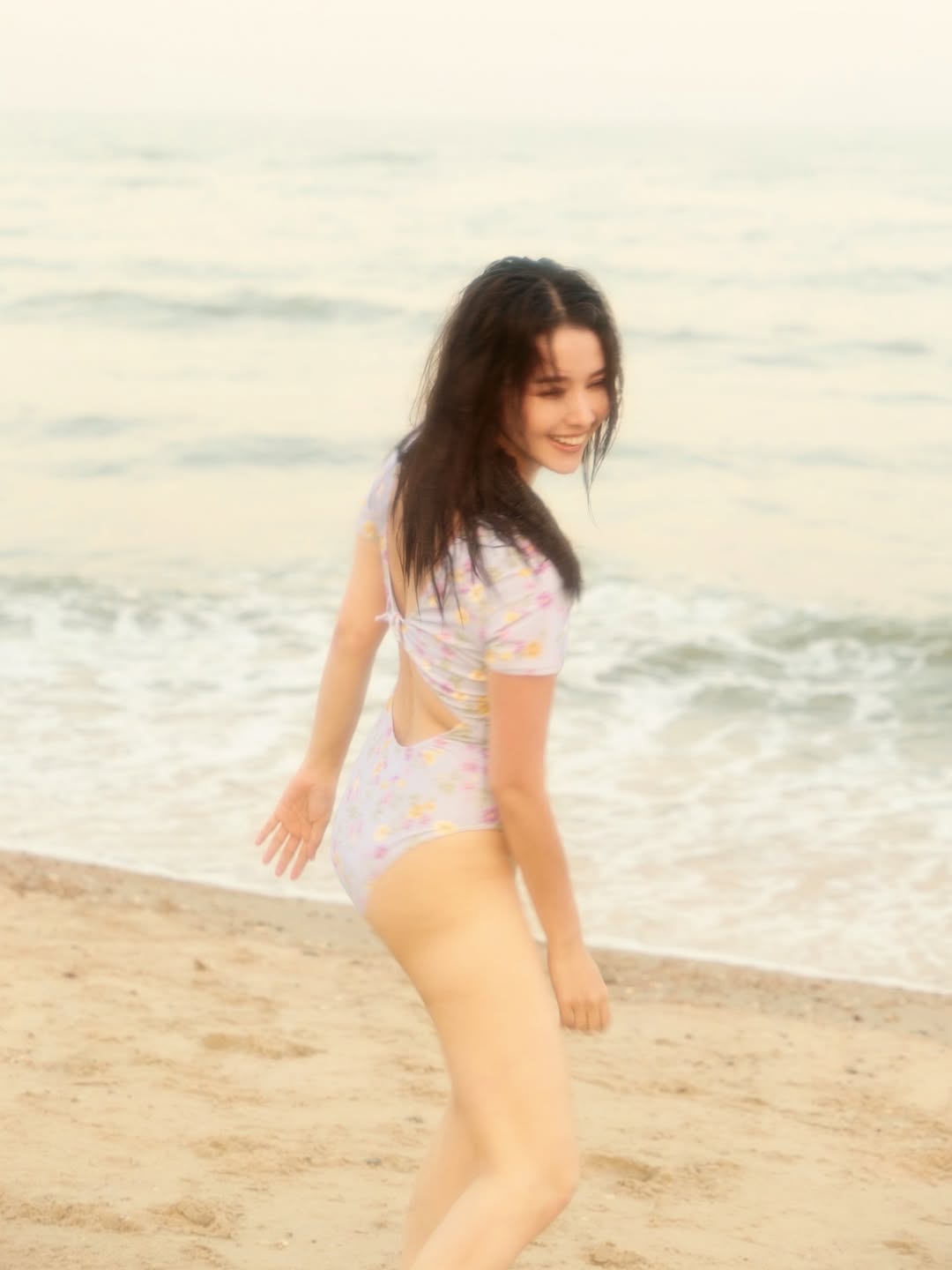 โม - อมีนา พินิจ