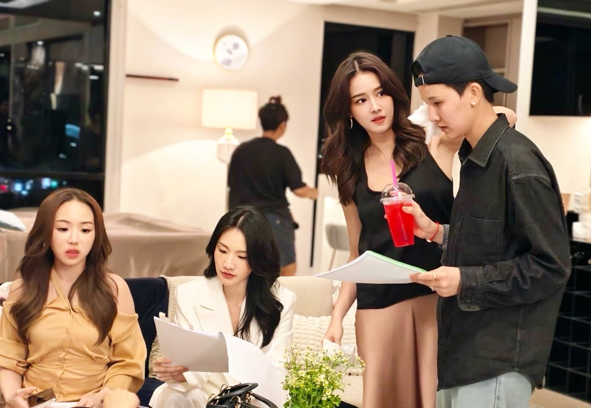 โม - อมีนา พินิจ