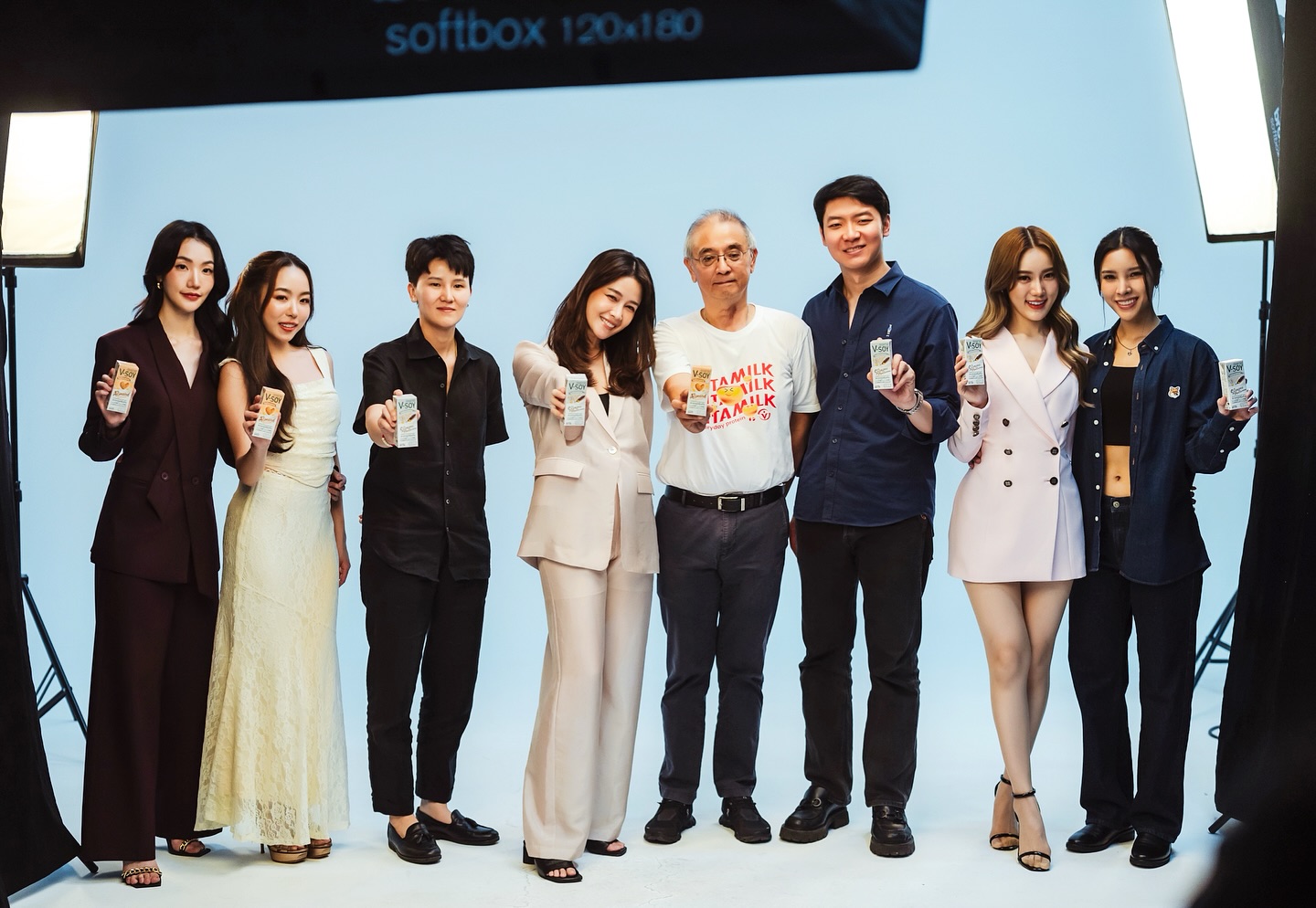 โม - อมีนา พินิจ