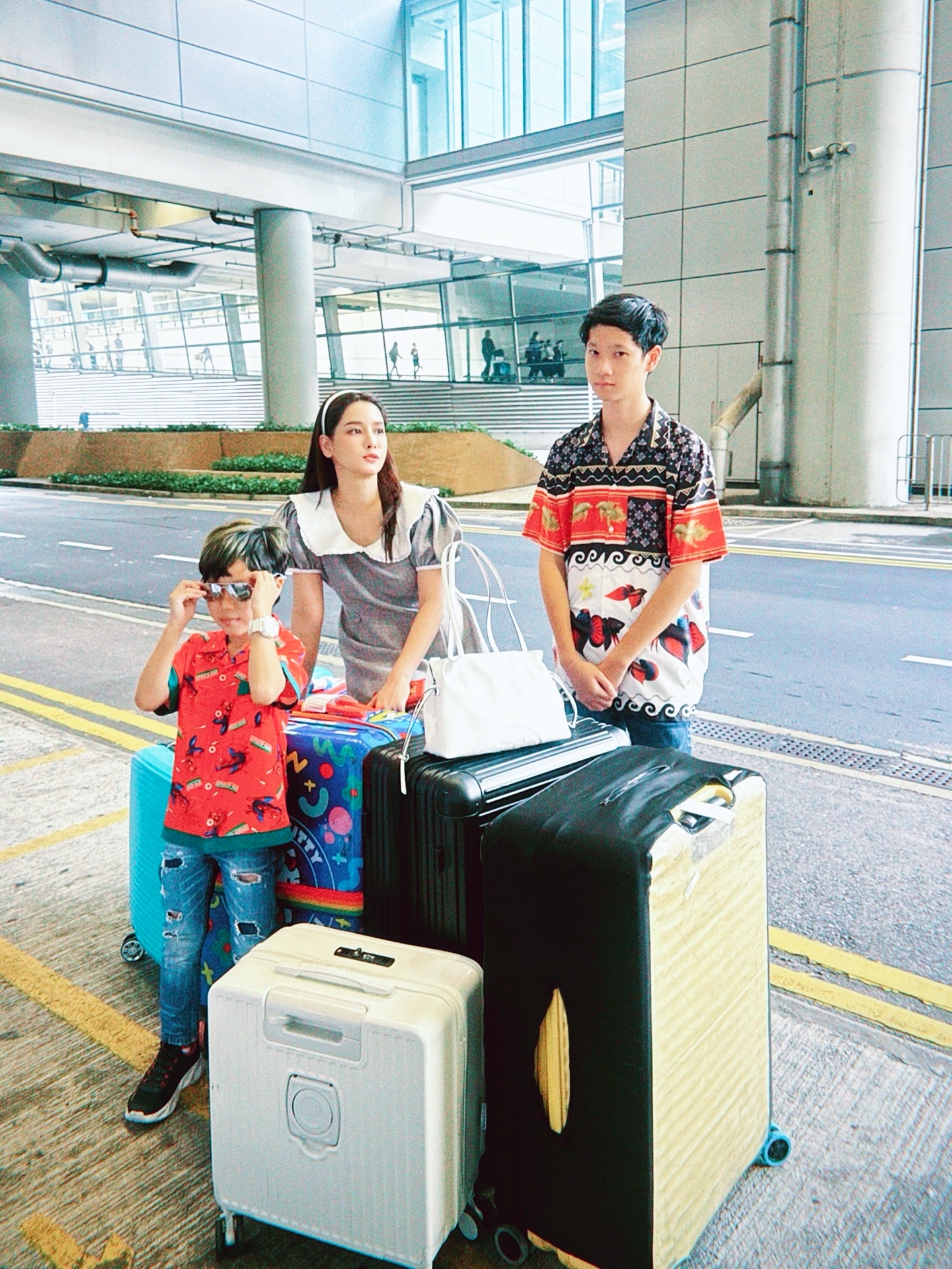 โม - อมีนา พินิจ