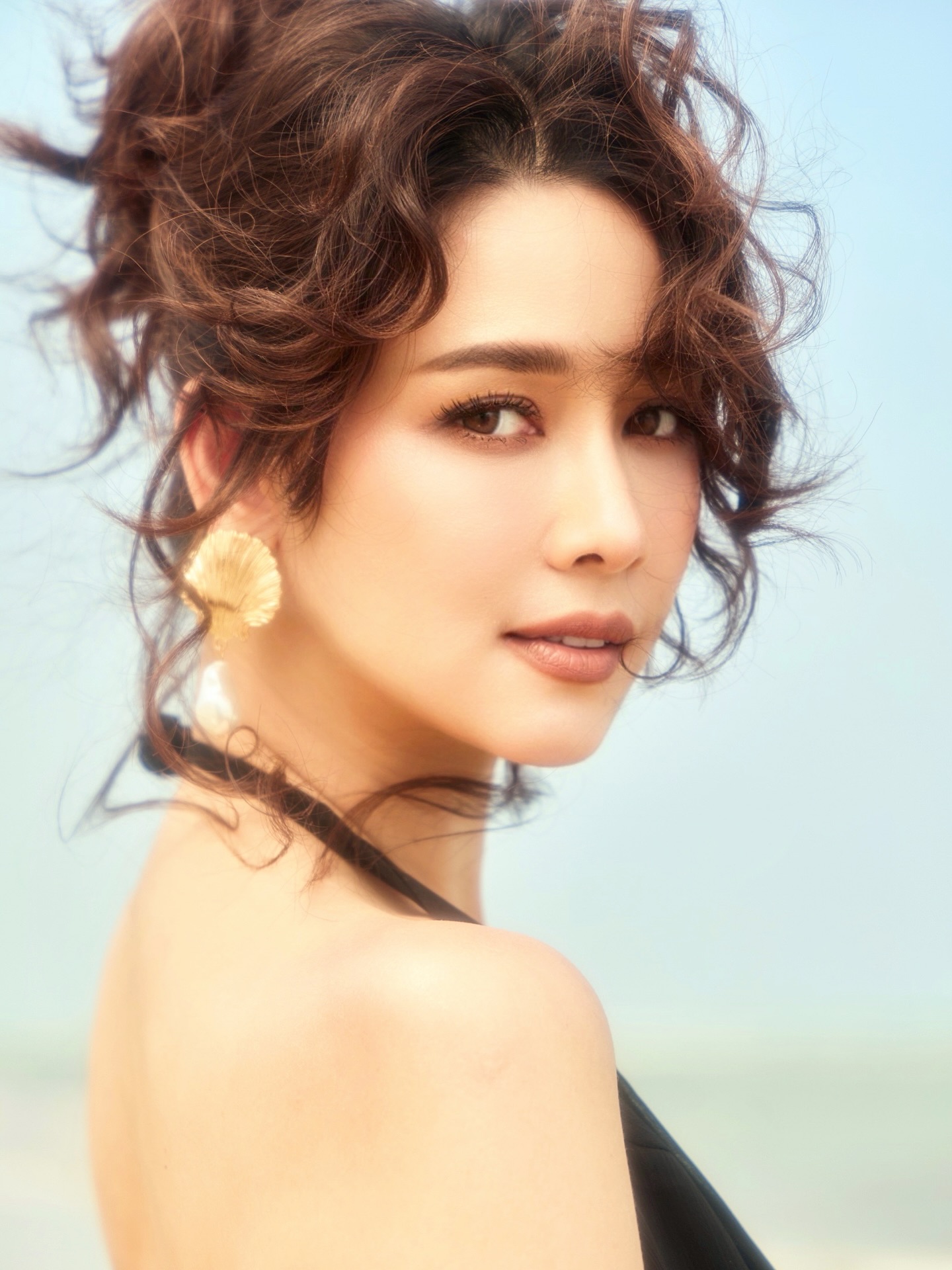 โม - อมีนา พินิจ
