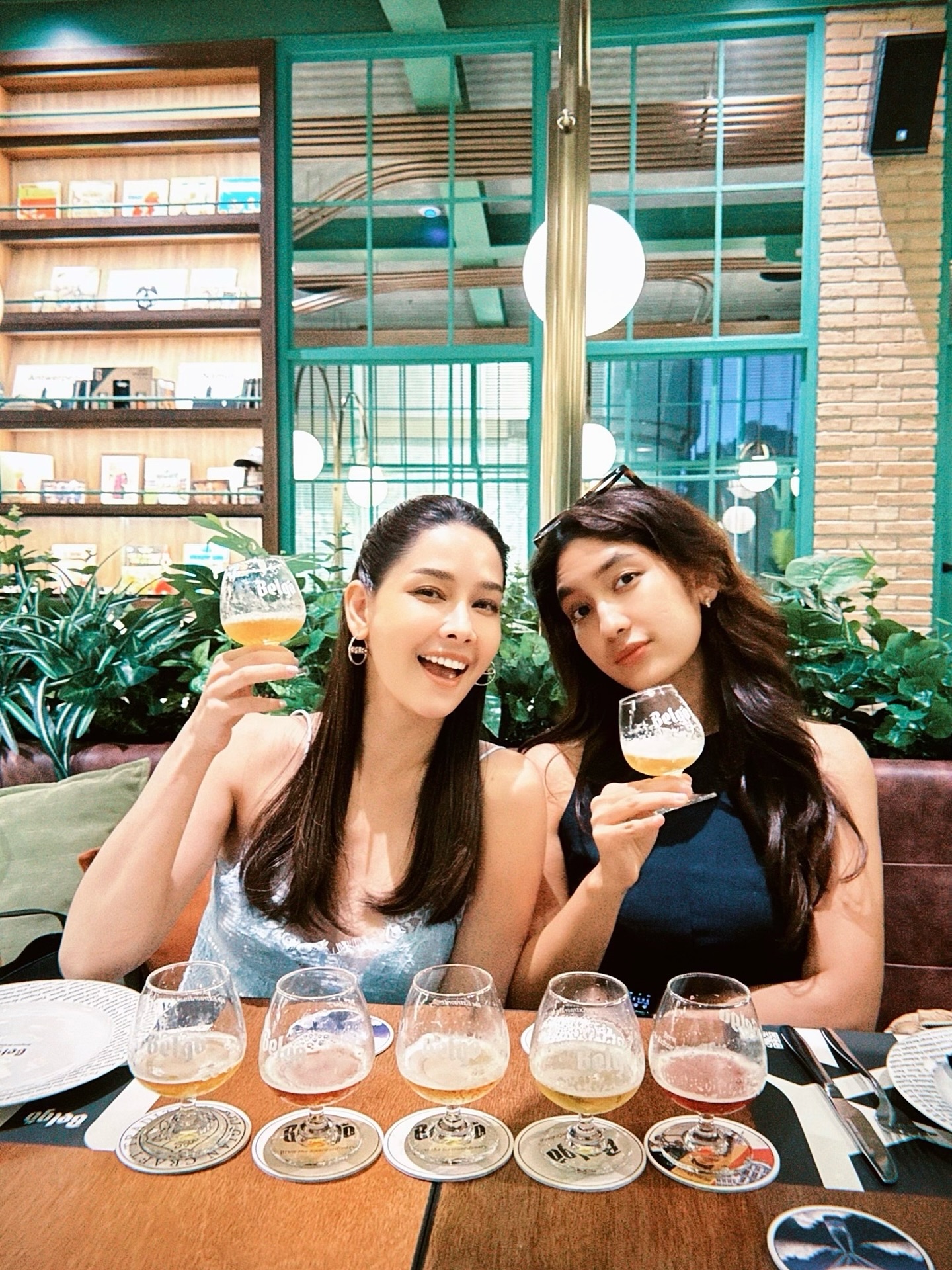 โม - อมีนา พินิจ