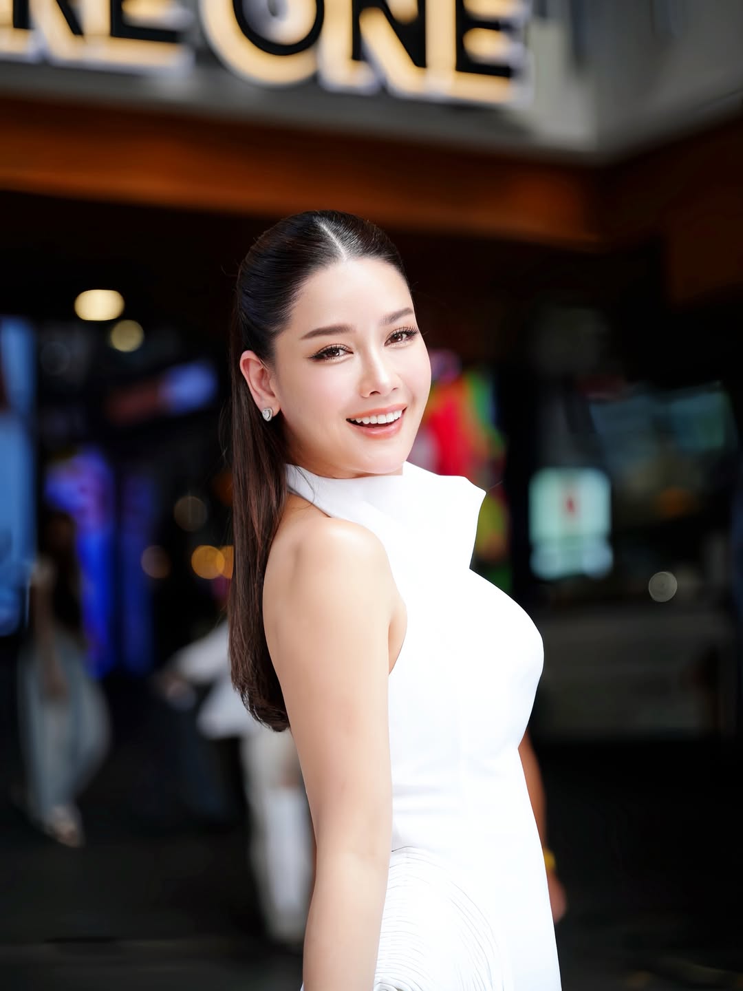 โม - อมีนา พินิจ