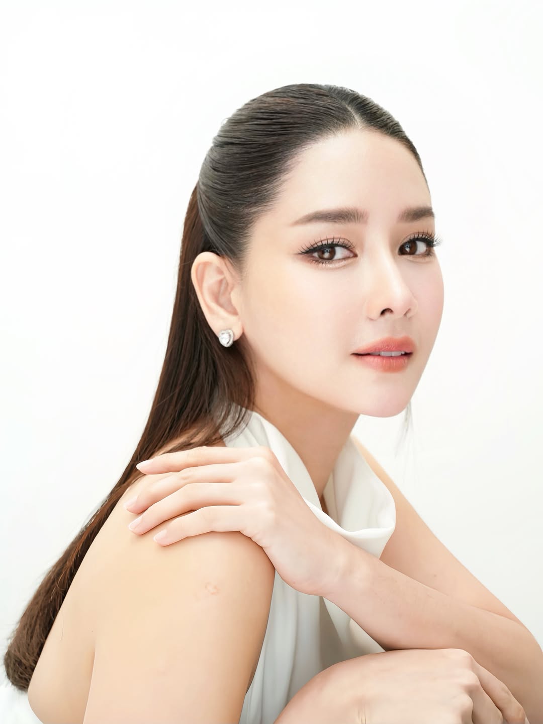 โม - อมีนา พินิจ
