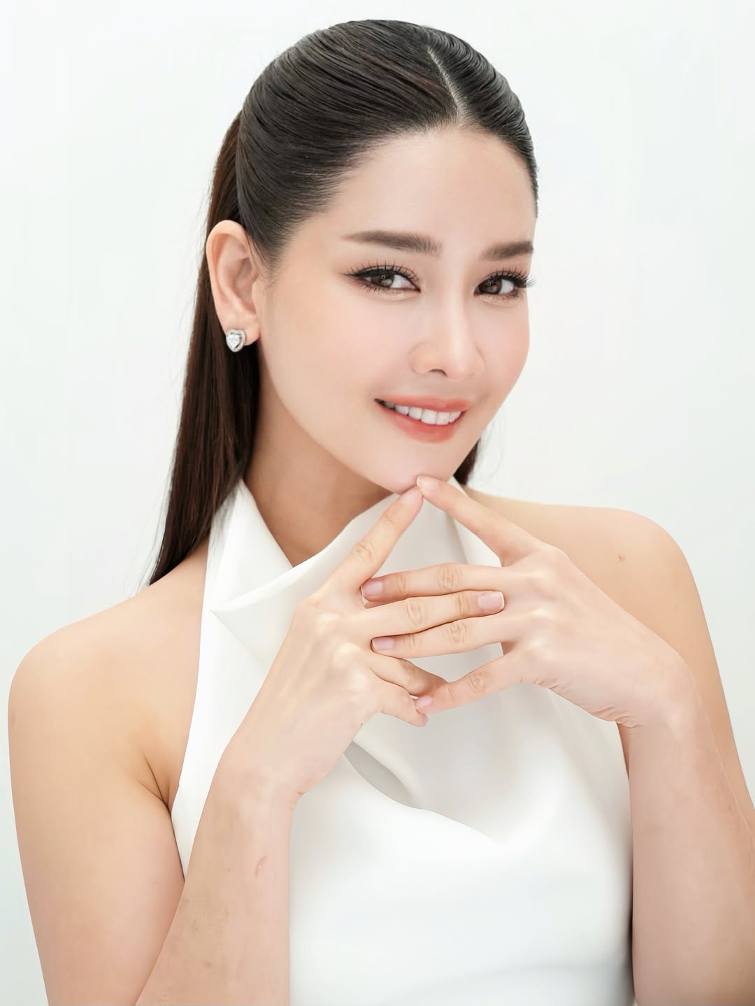 โม - อมีนา พินิจ