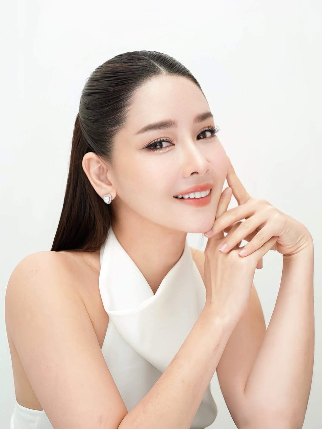 โม - อมีนา พินิจ