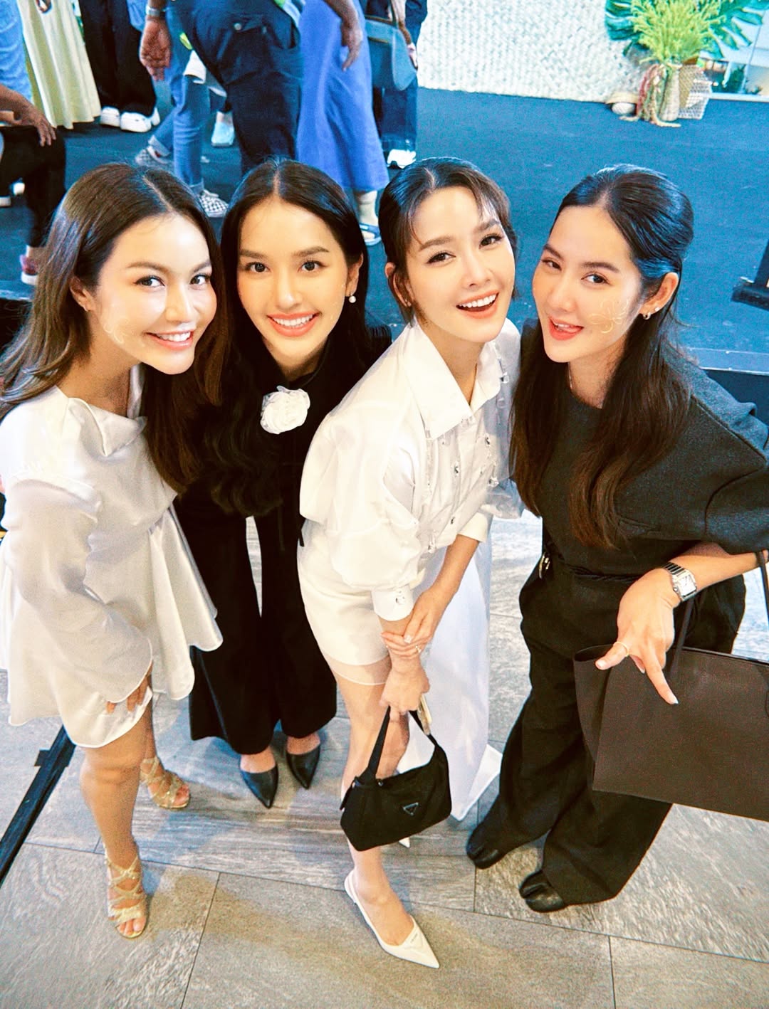 โม - อมีนา พินิจ