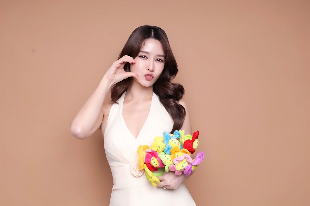 โม - อมีนา พินิจ