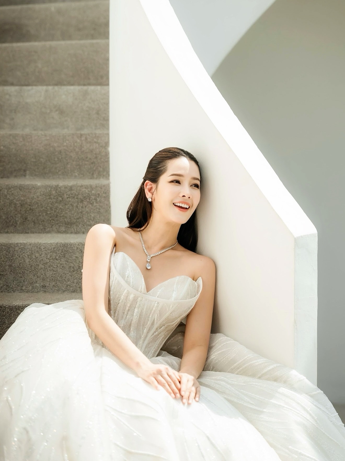 โม - อมีนา พินิจ