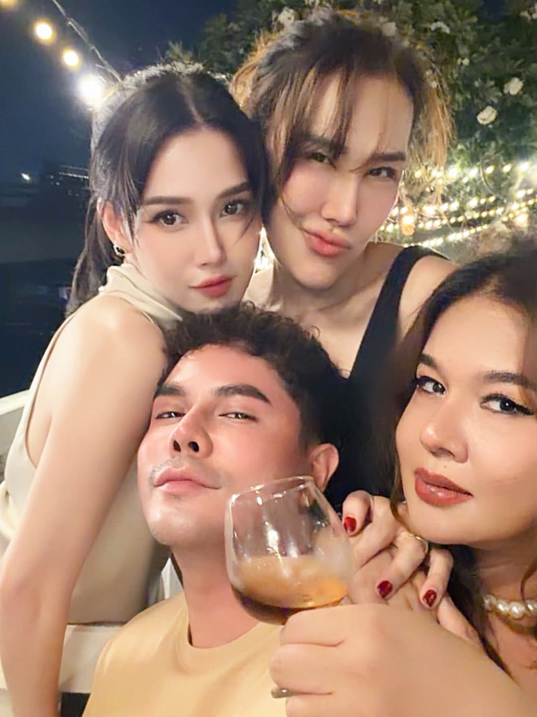 โม - อมีนา พินิจ