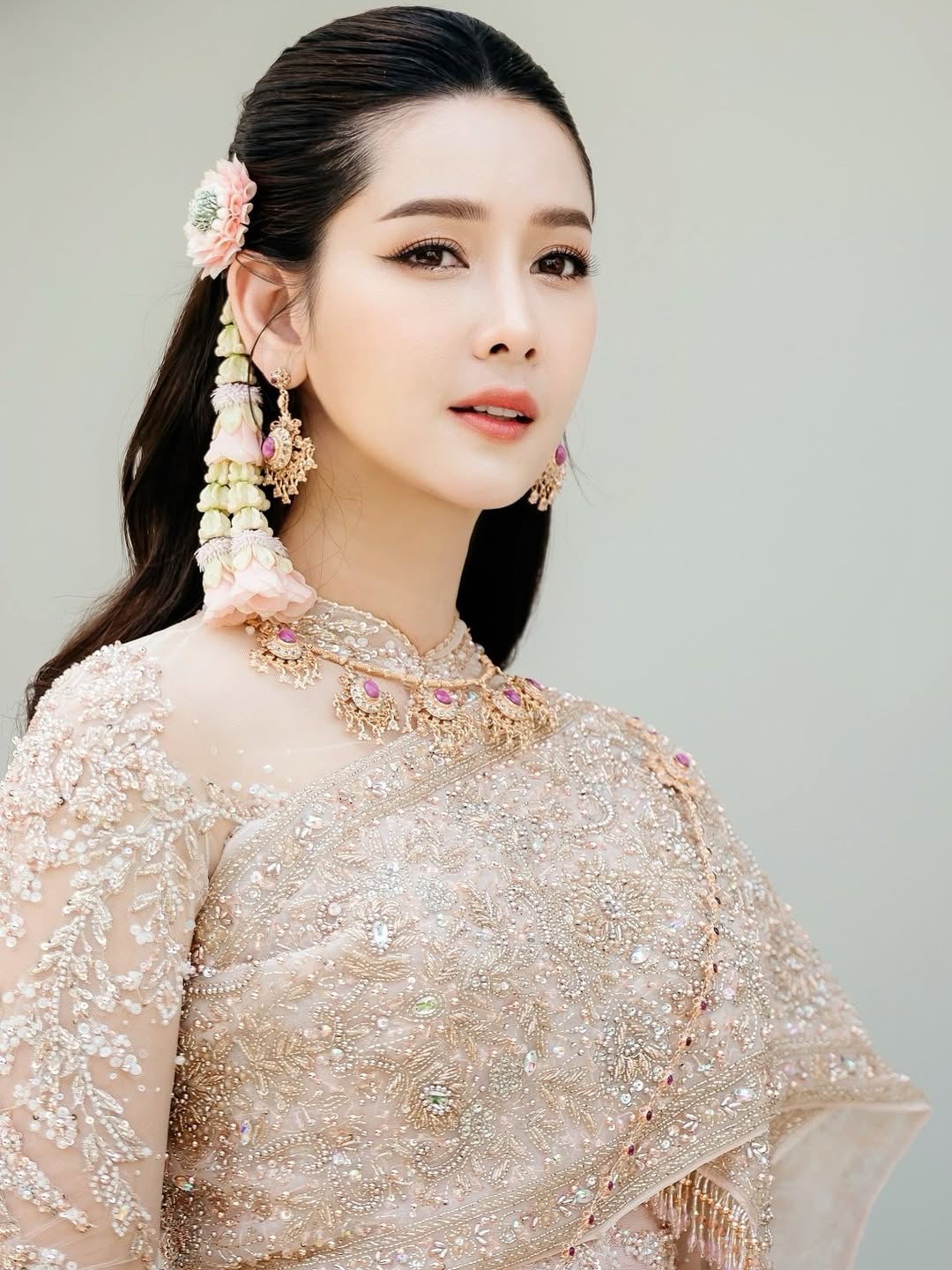 โม - อมีนา พินิจ