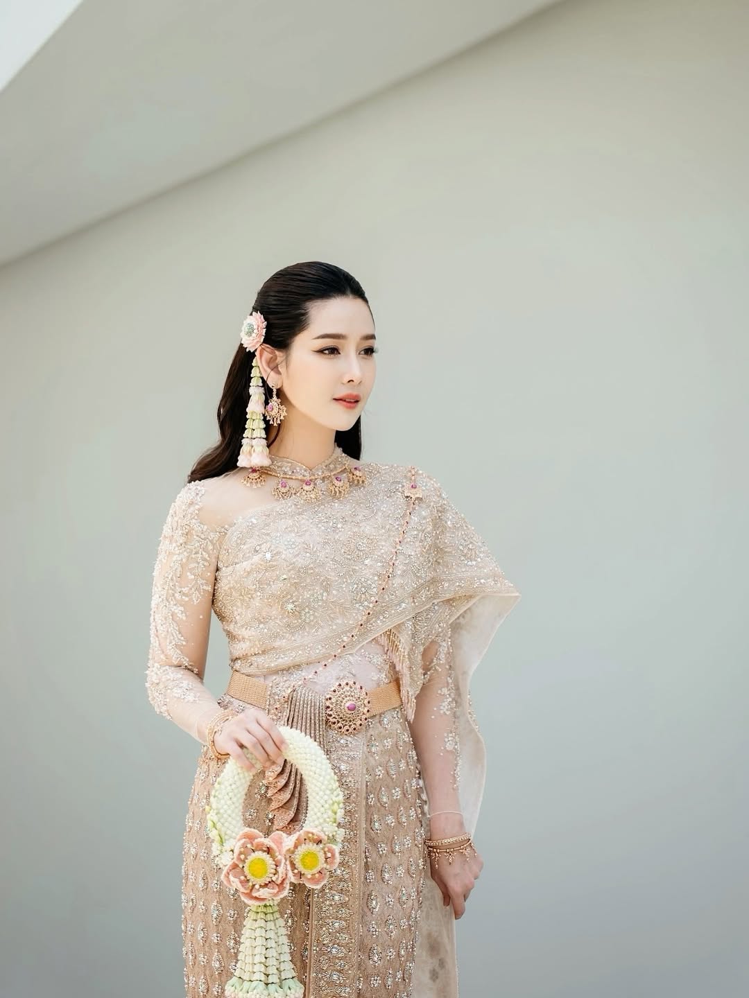 โม - อมีนา พินิจ