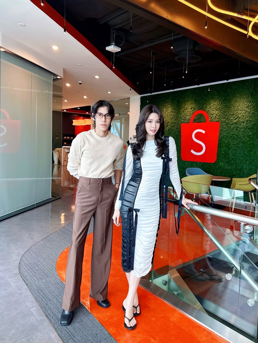 โม - อมีนา พินิจ