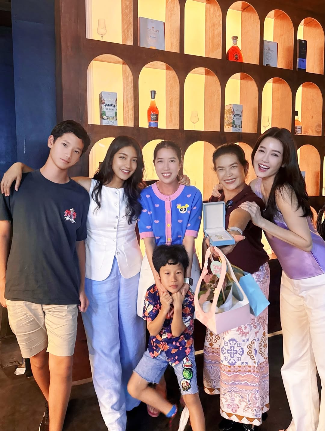 โม - อมีนา พินิจ