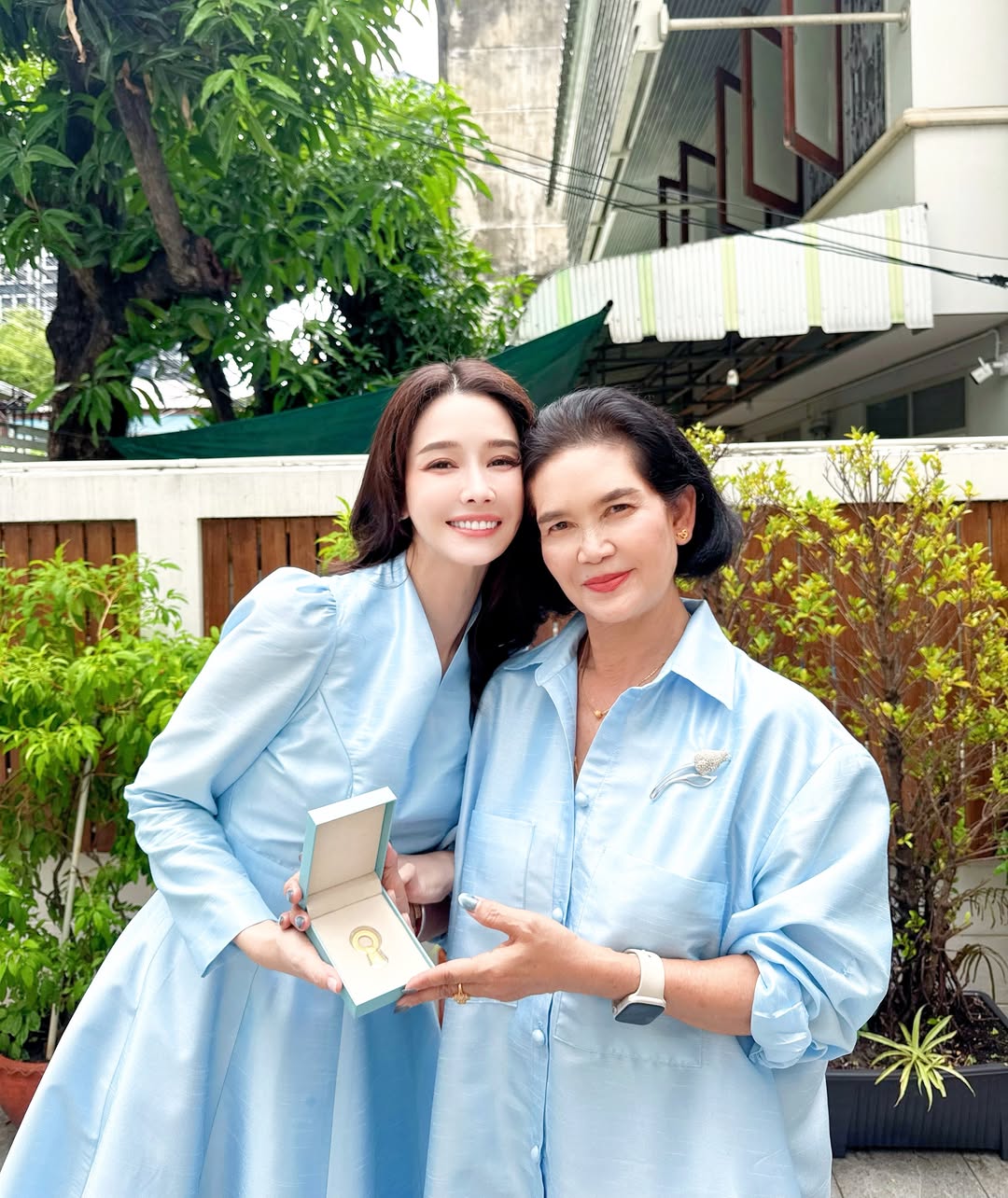 โม - อมีนา พินิจ