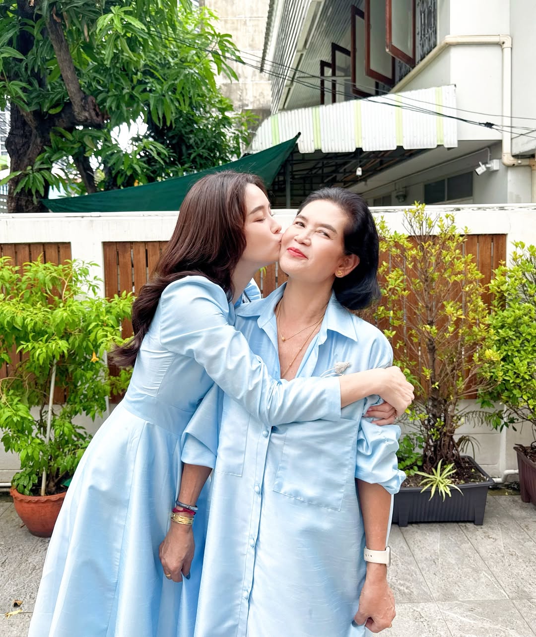 โม - อมีนา พินิจ