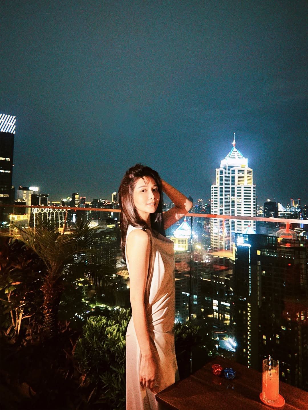 โม - อมีนา พินิจ