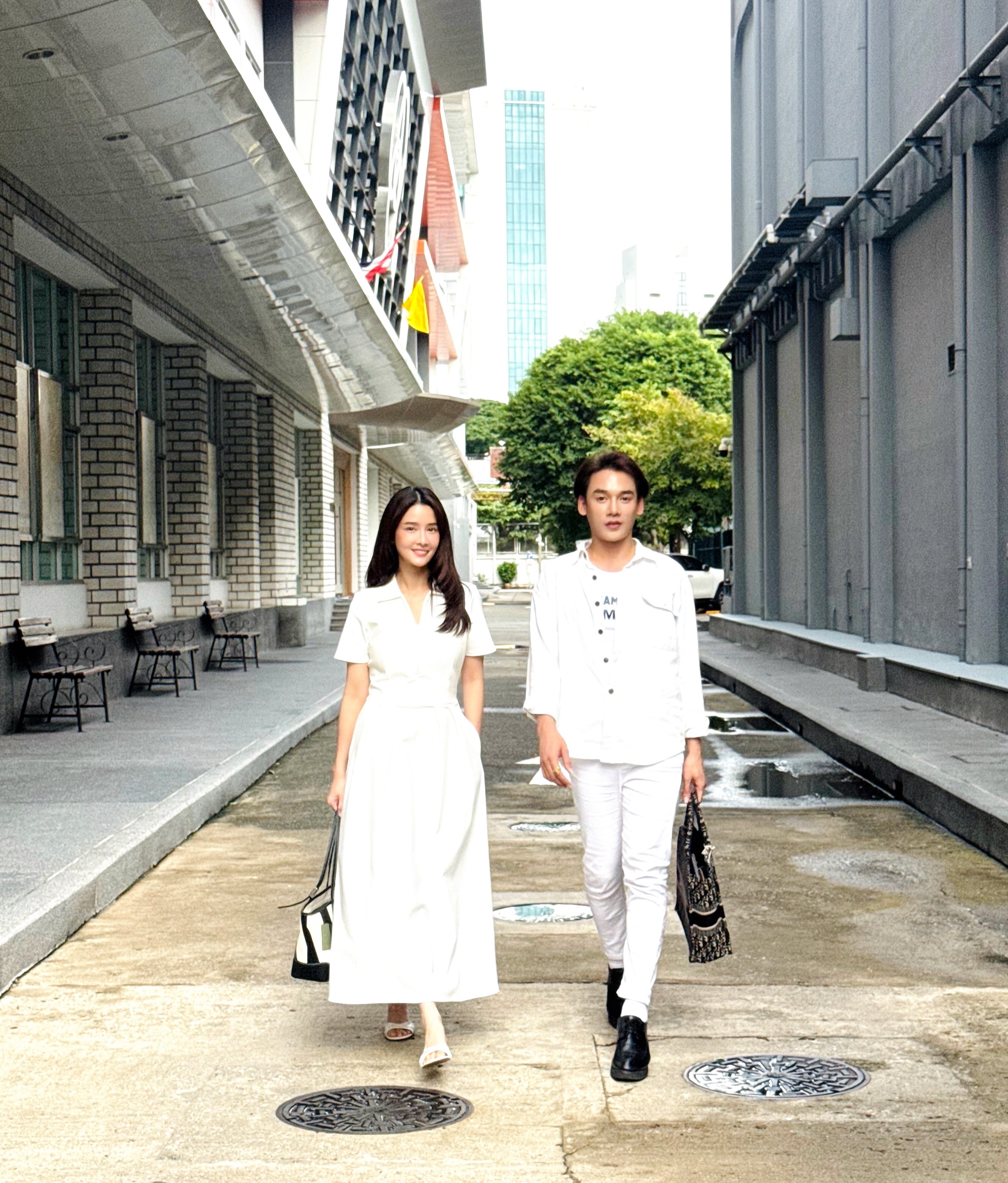 โม - อมีนา พินิจ