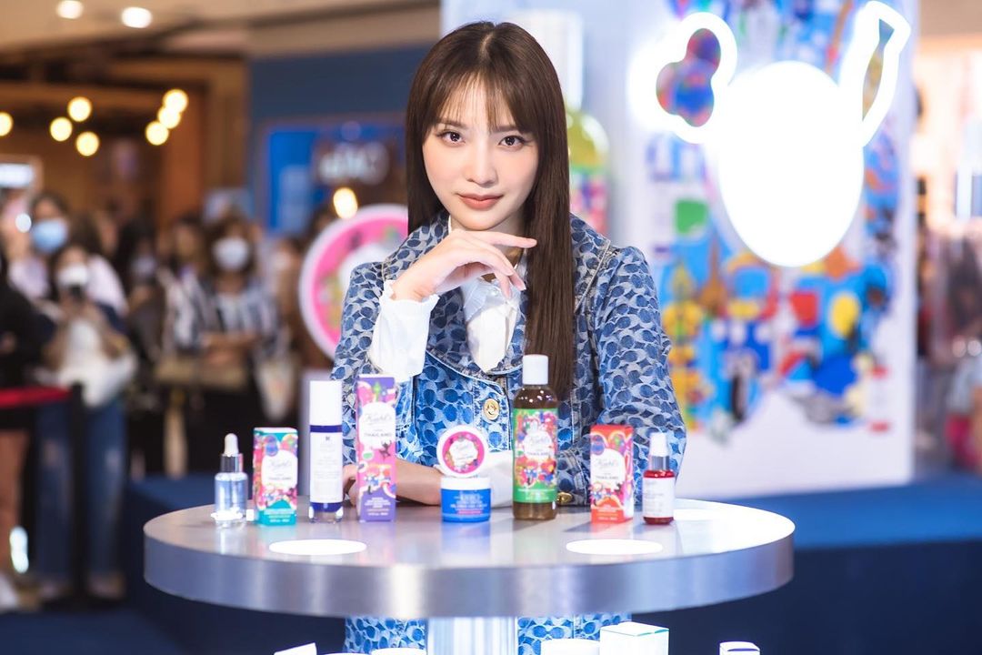 แจน -  พลอยชมพู ศุภทรัพย์