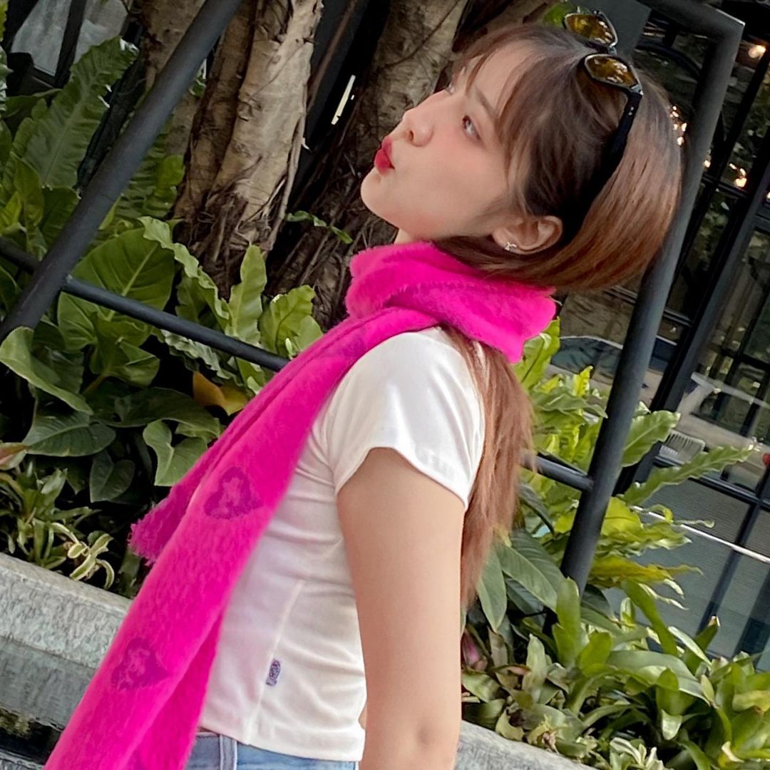 แจน -  พลอยชมพู ศุภทรัพย์