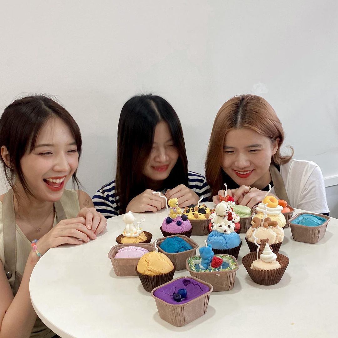 แจน -  พลอยชมพู ศุภทรัพย์