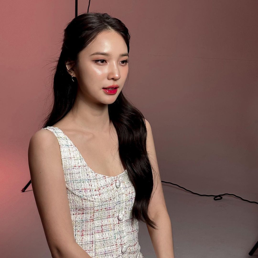 แจน -  พลอยชมพู ศุภทรัพย์