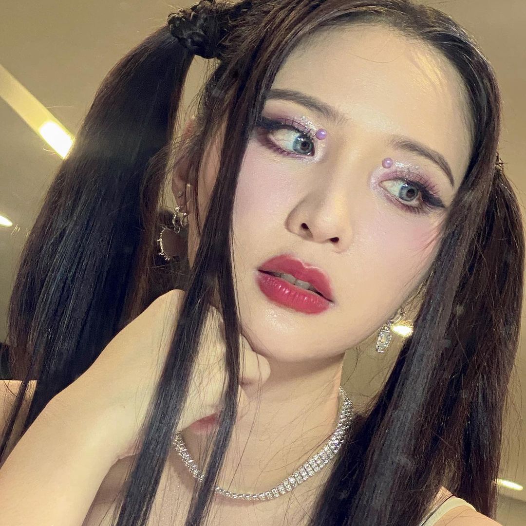 แจน -  พลอยชมพู ศุภทรัพย์
