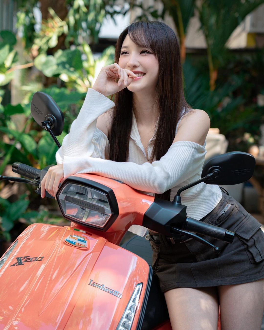 แจน -  พลอยชมพู ศุภทรัพย์