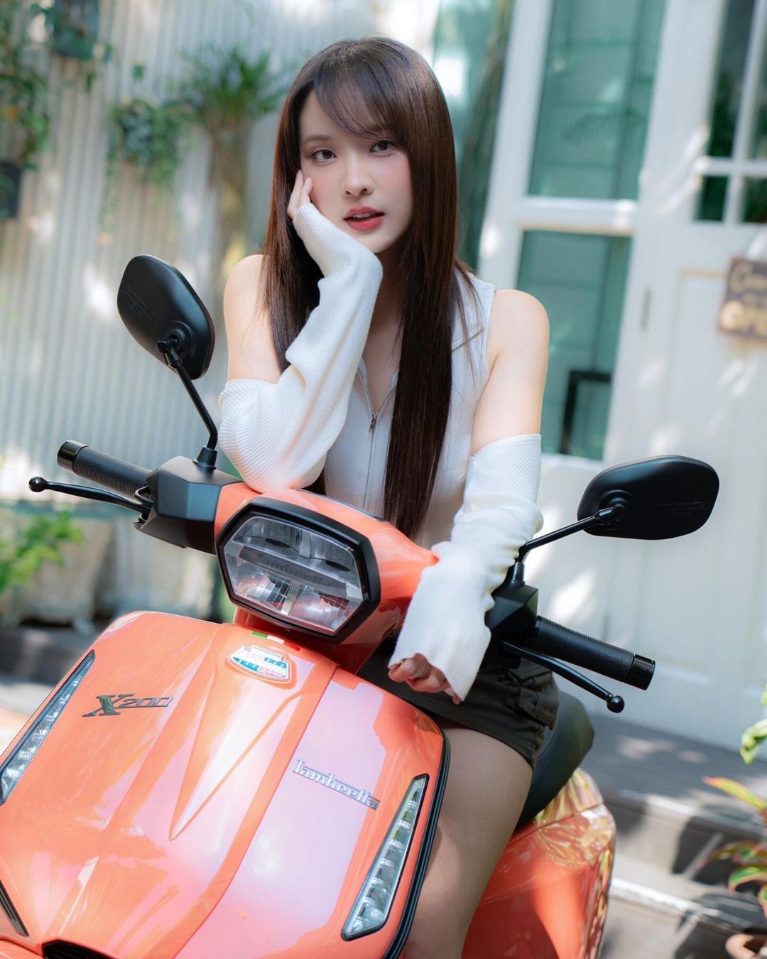 แจน -  พลอยชมพู ศุภทรัพย์