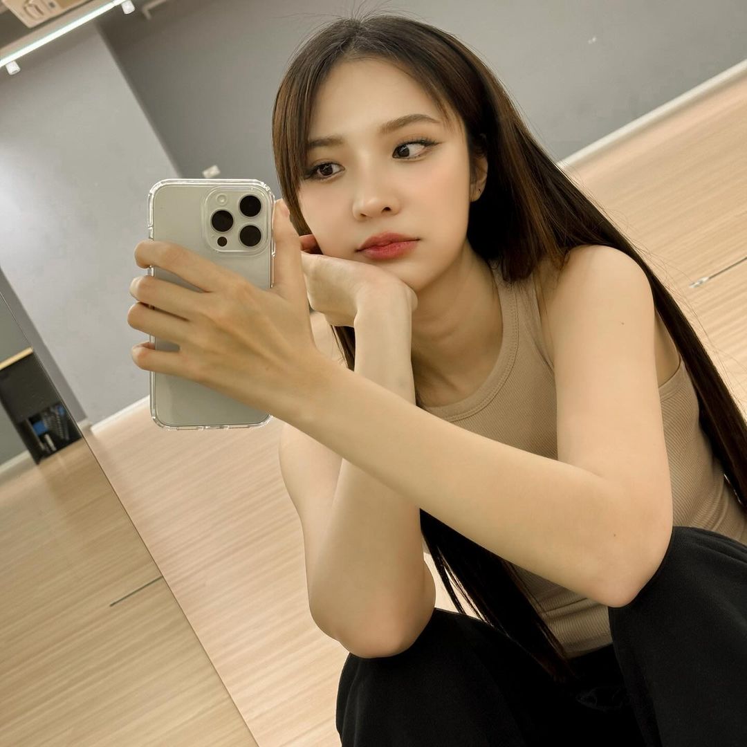แจน -  พลอยชมพู ศุภทรัพย์