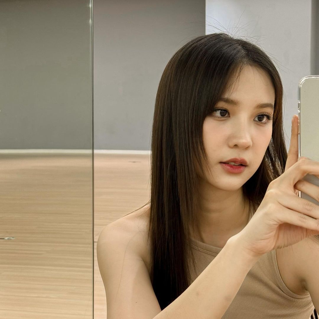 แจน -  พลอยชมพู ศุภทรัพย์