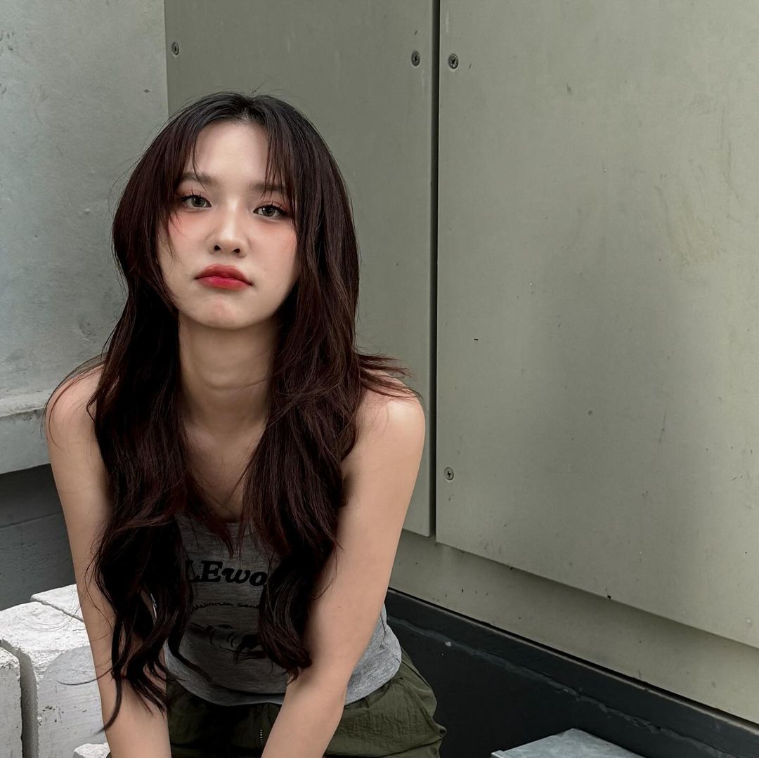แจน -  พลอยชมพู ศุภทรัพย์