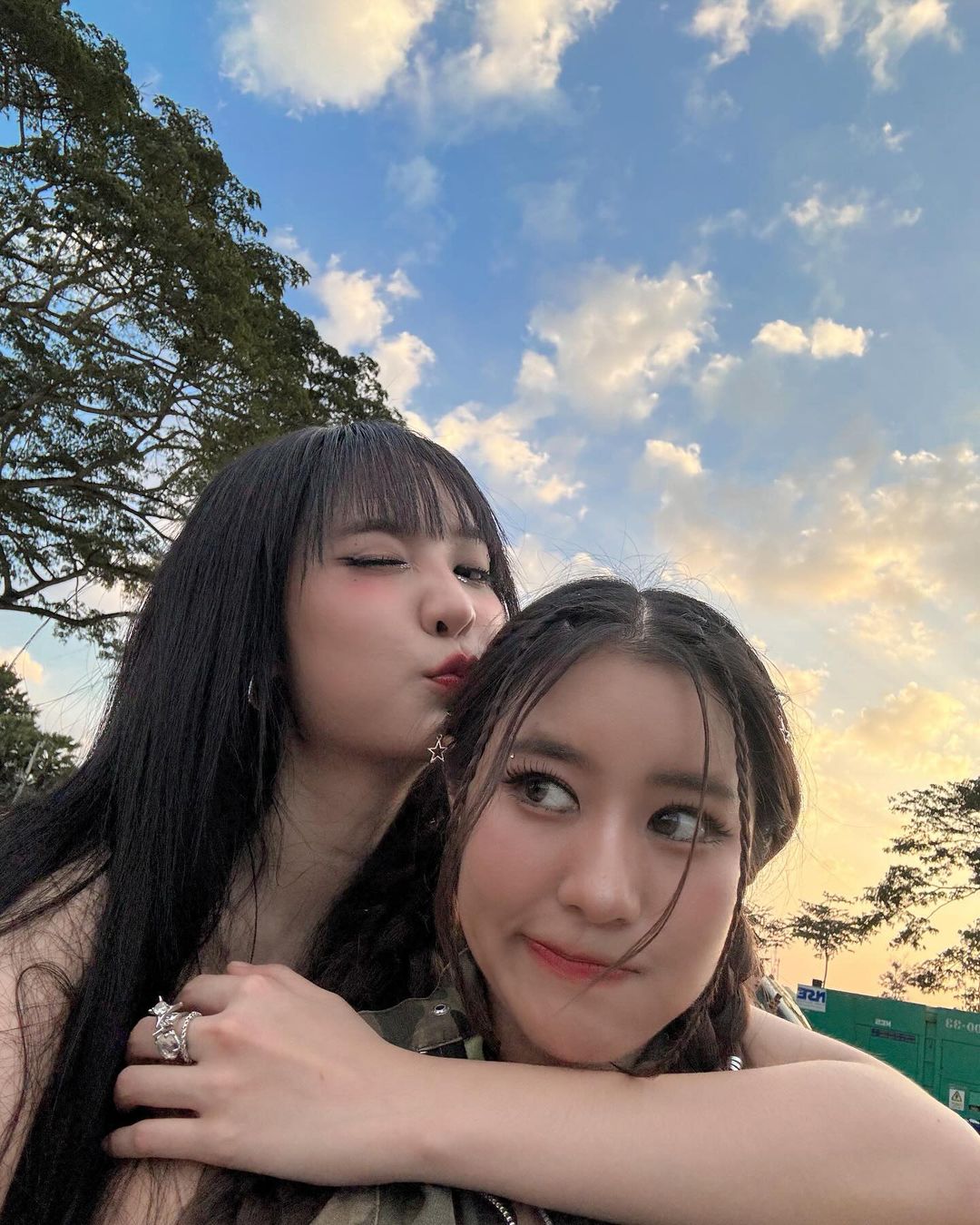 แจน -  พลอยชมพู ศุภทรัพย์
