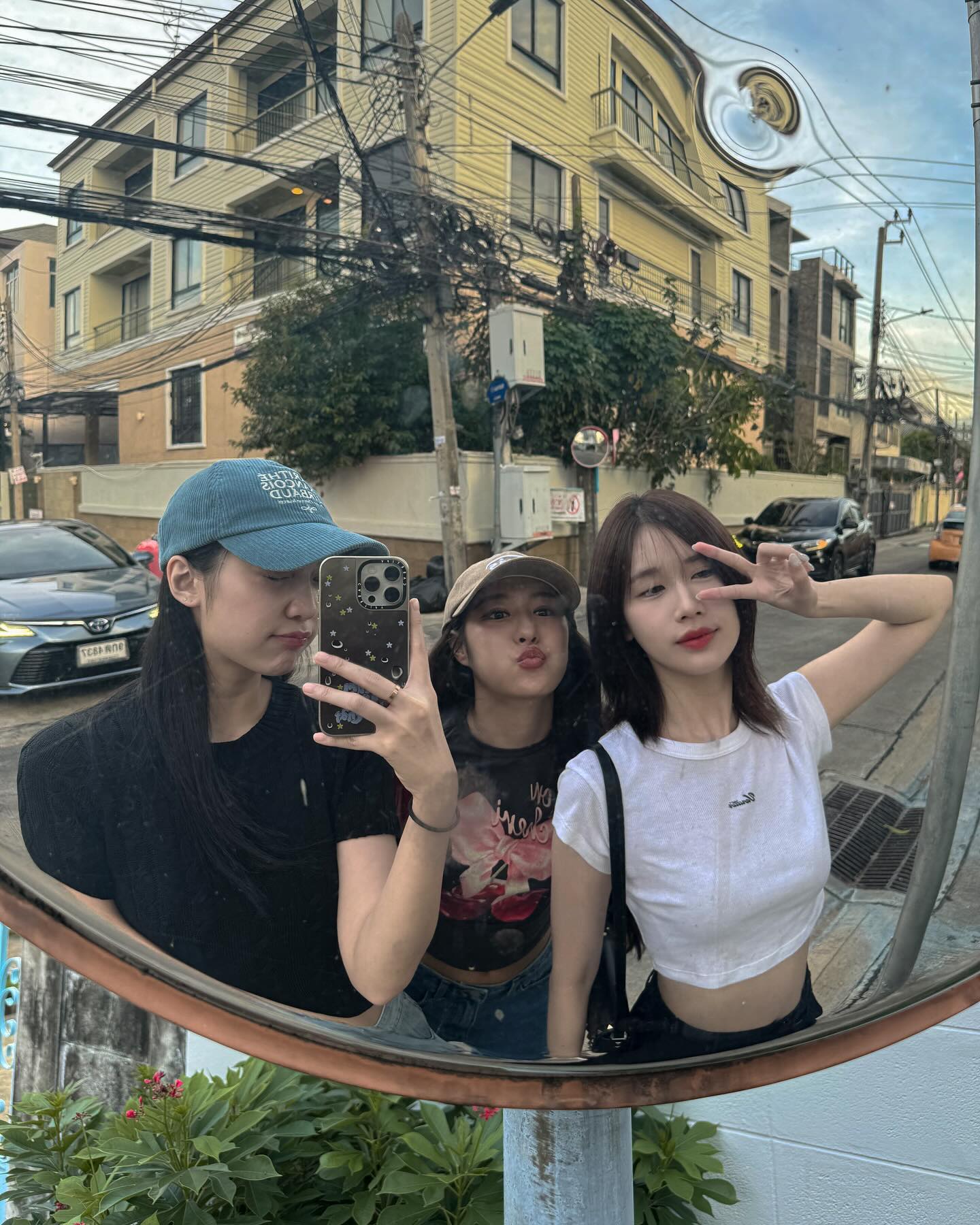 แจน -  พลอยชมพู ศุภทรัพย์