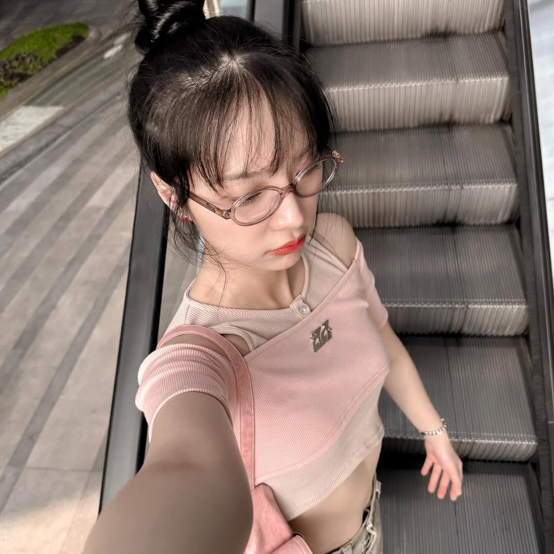 แจน -  พลอยชมพู ศุภทรัพย์