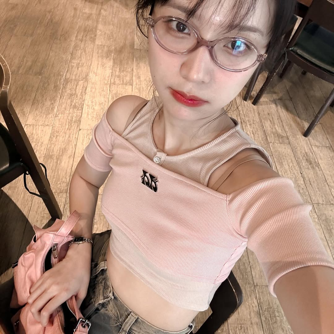 แจน -  พลอยชมพู ศุภทรัพย์