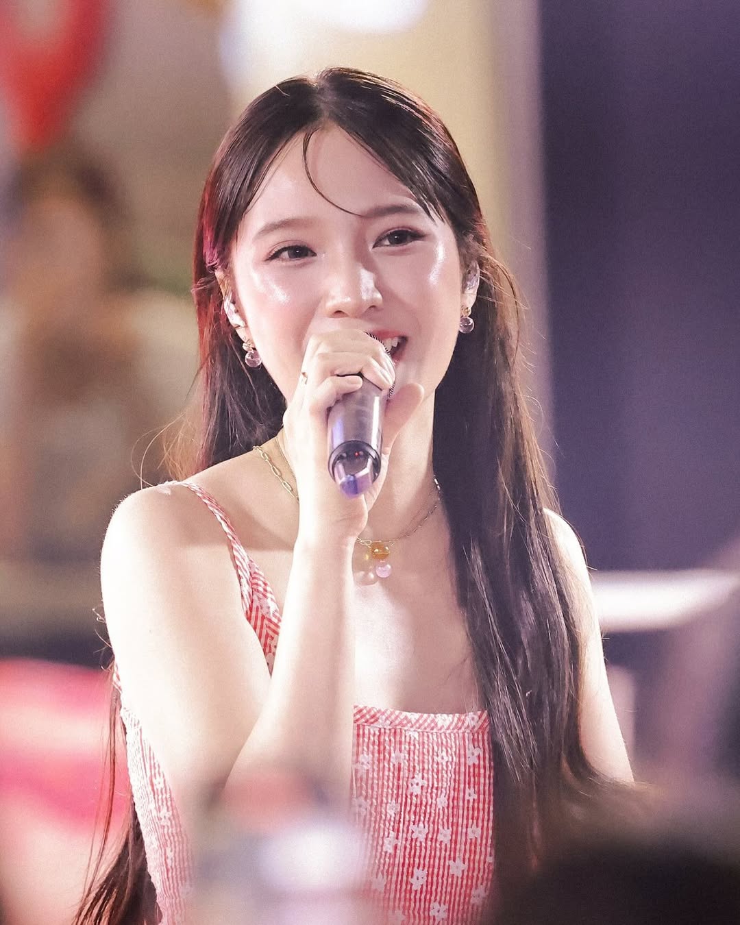 แจน -  พลอยชมพู ศุภทรัพย์