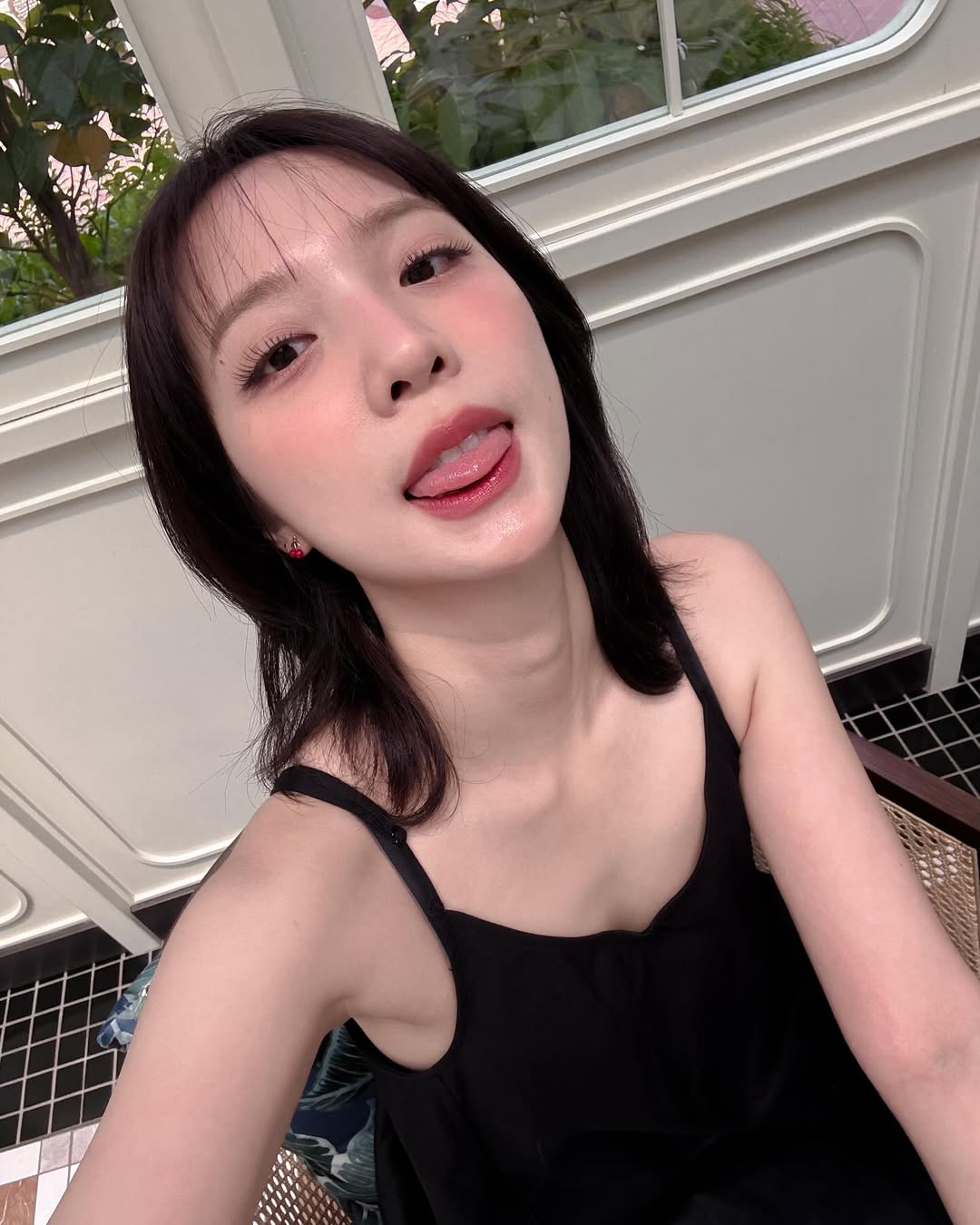 แจน -  พลอยชมพู ศุภทรัพย์