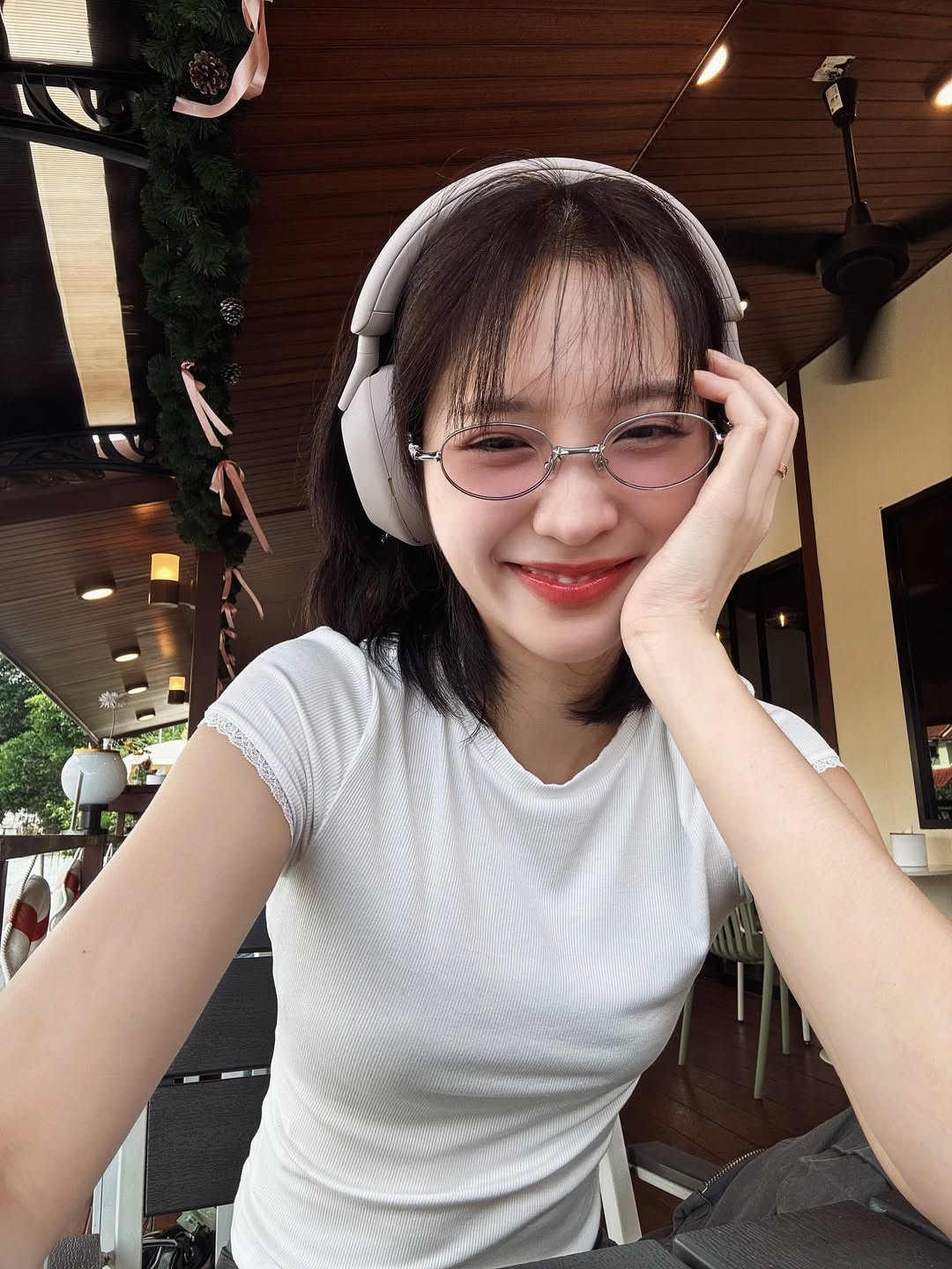 แจน -  พลอยชมพู ศุภทรัพย์