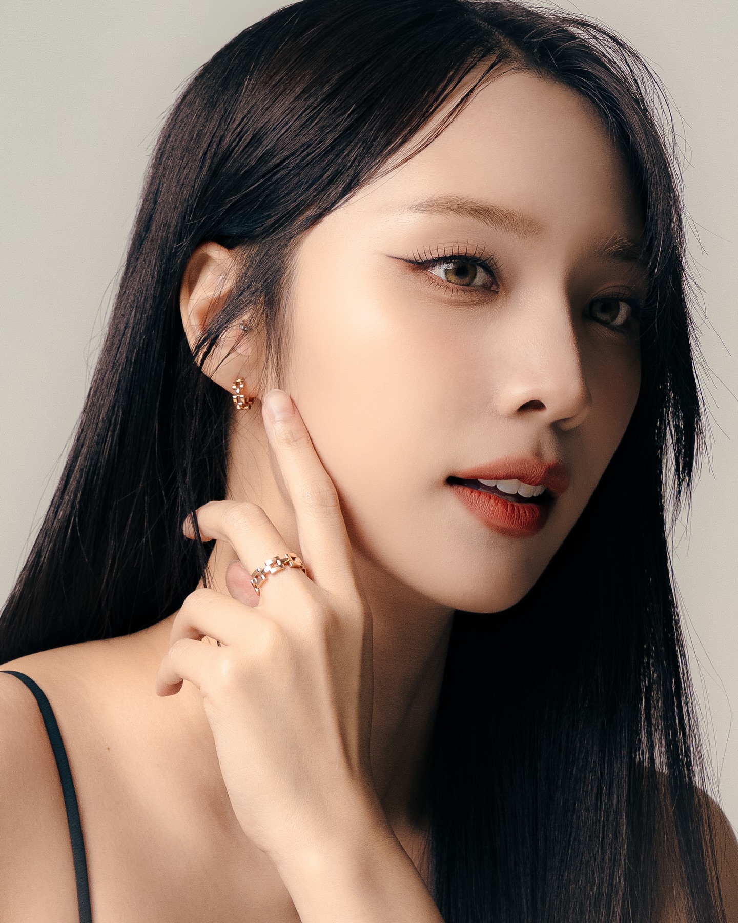 แจน -  พลอยชมพู ศุภทรัพย์